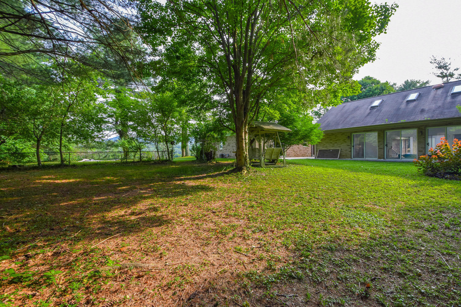 5332 McVitty Road Roanoke, VA 24018 - Photo 33 of 39 5332 McVitty Rd Cave Spring VA-large-033