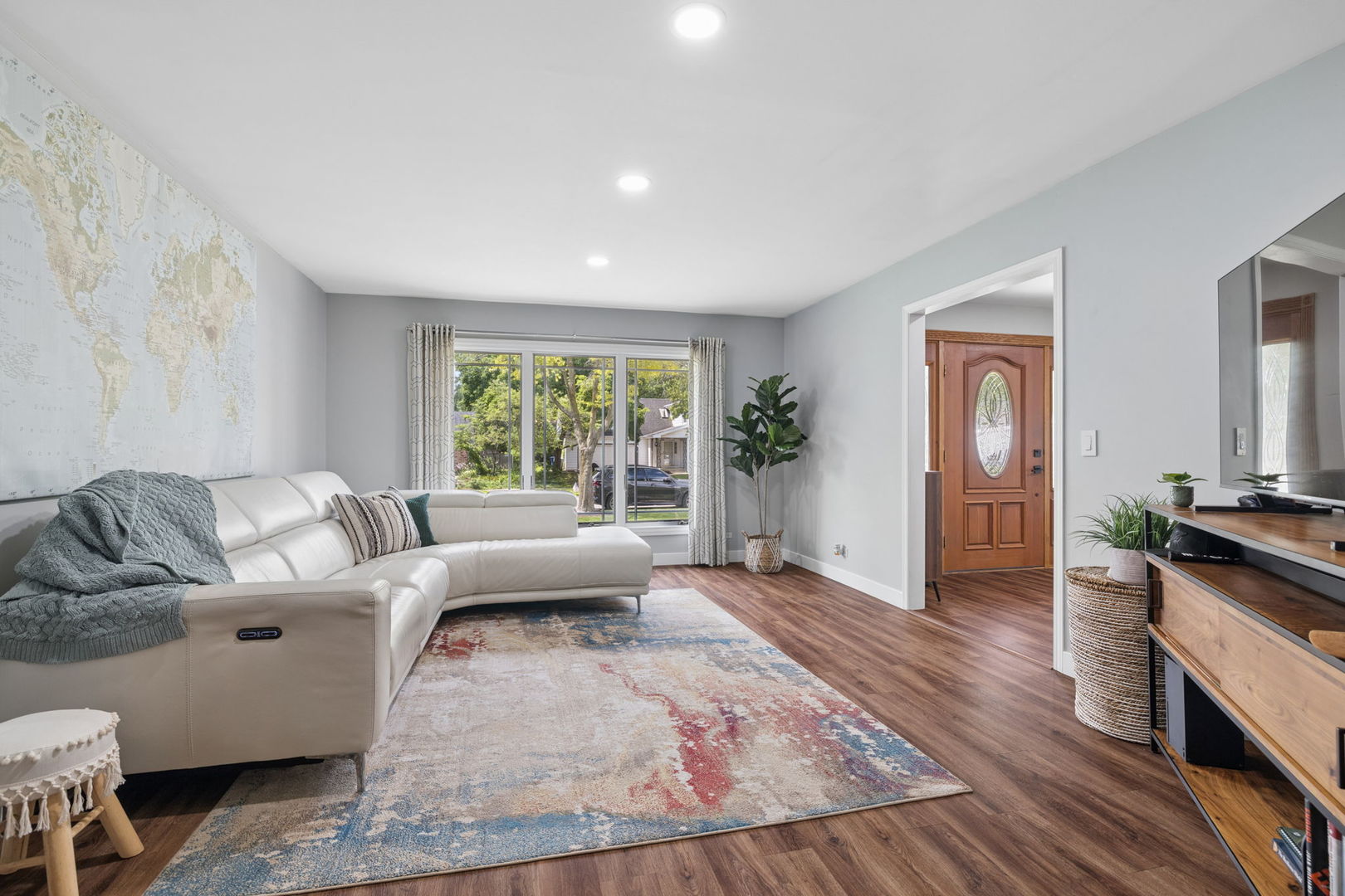 616 Edward Road Naperville, IL 60540 - Photo 3 of 35