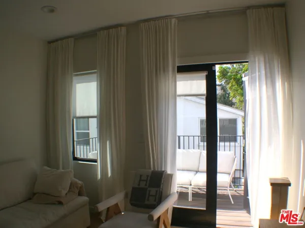 $5,995 | 8587 1/2 Rugby Drive, West Hollywood, CA 90069