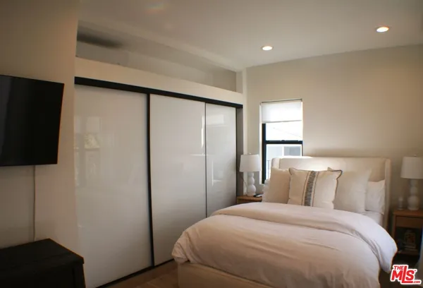 $5,995 | 8587 1/2 Rugby Drive, West Hollywood, CA 90069