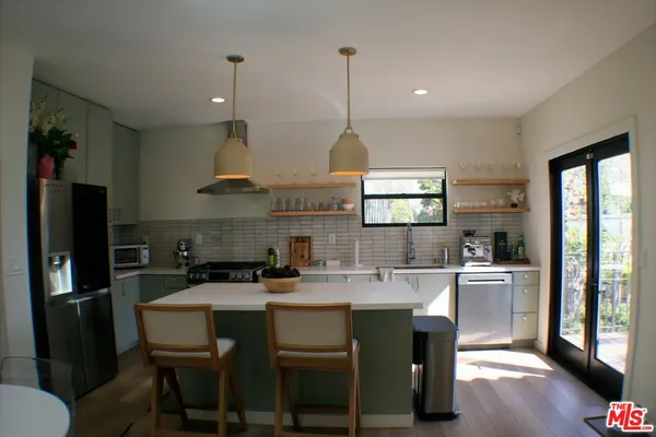 $5,995 | 8587 1/2 Rugby Drive, West Hollywood, CA 90069
