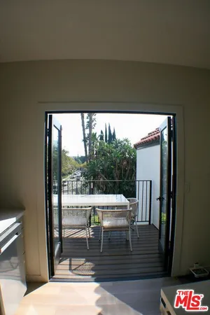 $5,995 | 8587 1/2 Rugby Drive, West Hollywood, CA 90069