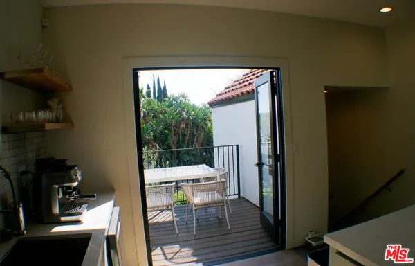 $5,995 | 8587 1/2 Rugby Drive, West Hollywood, CA 90069