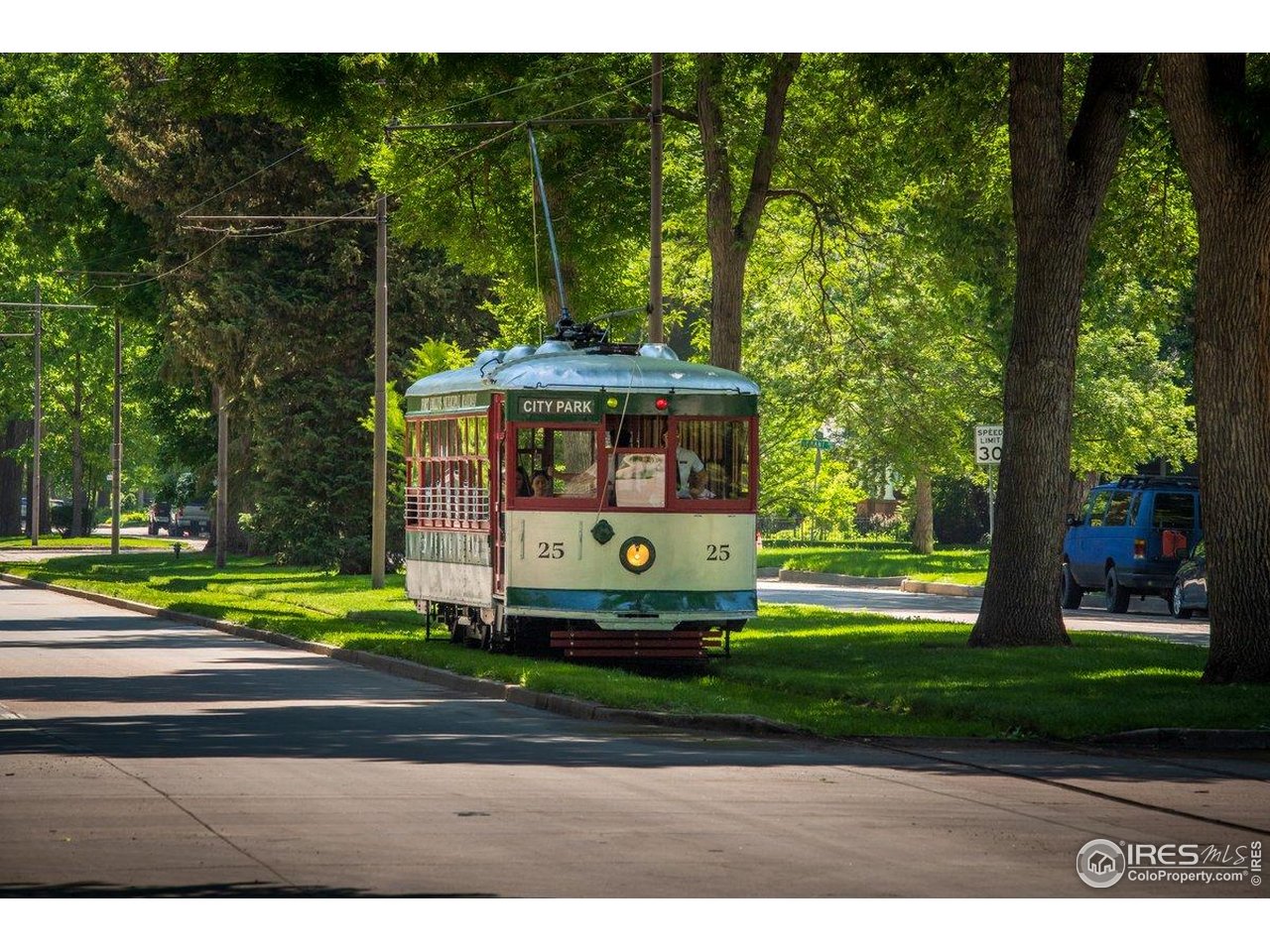 302 North Meldrum Street, Unit 313 Fort Collins, CO 80521 - Photo 28 of 38 a small garden in the middle of a house