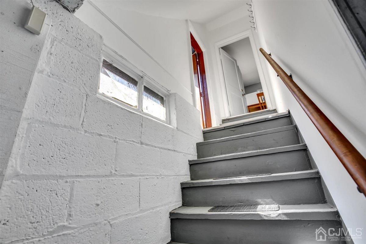 284 Old Post Road Edison, NJ 08817 - Photo 26 of 27 a view of entryway
