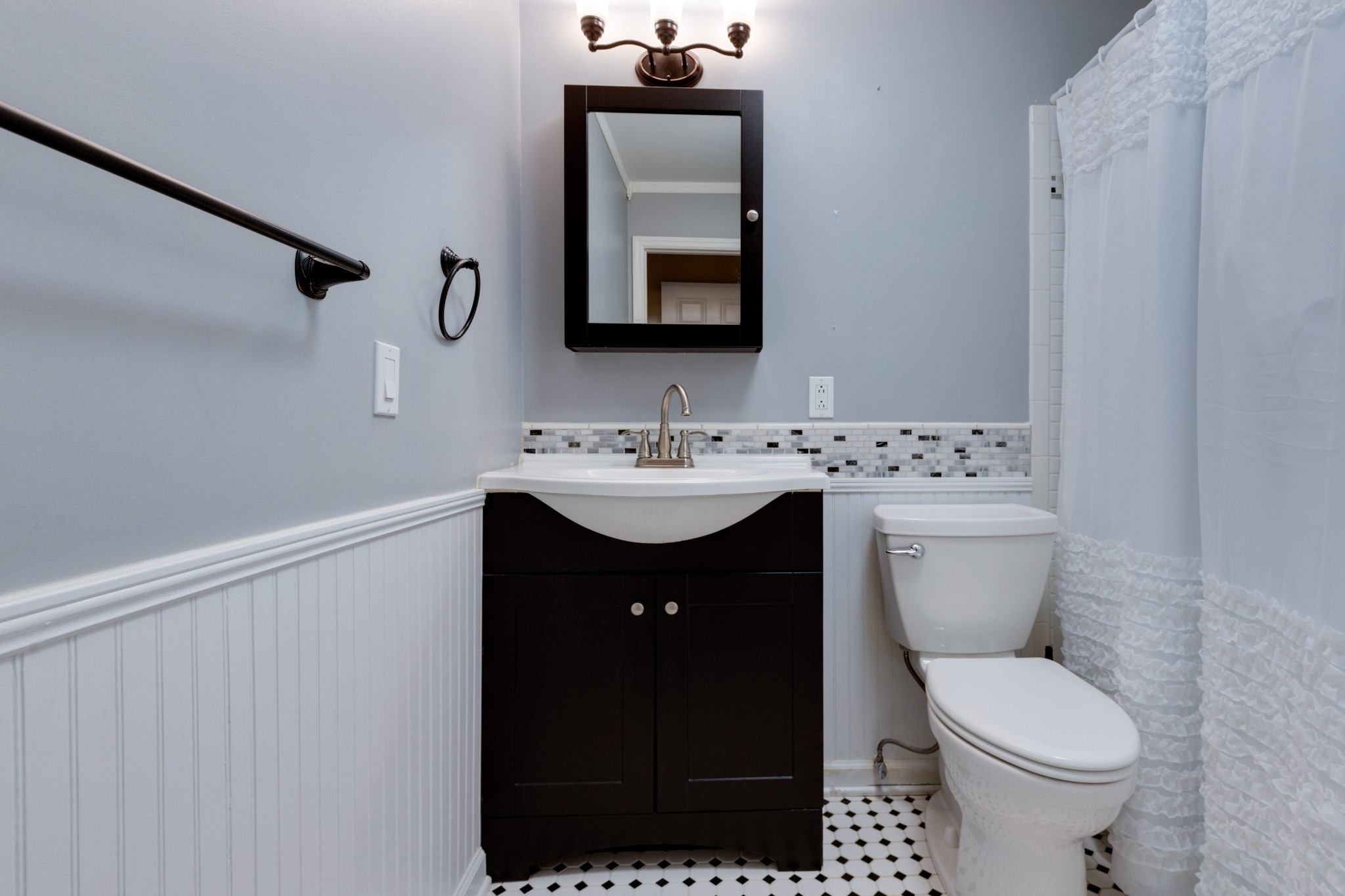 508 Ridgemont Drive Dickson, TN 37055 - Photo 21 of 44 a bathroom with a sink and a toilet
