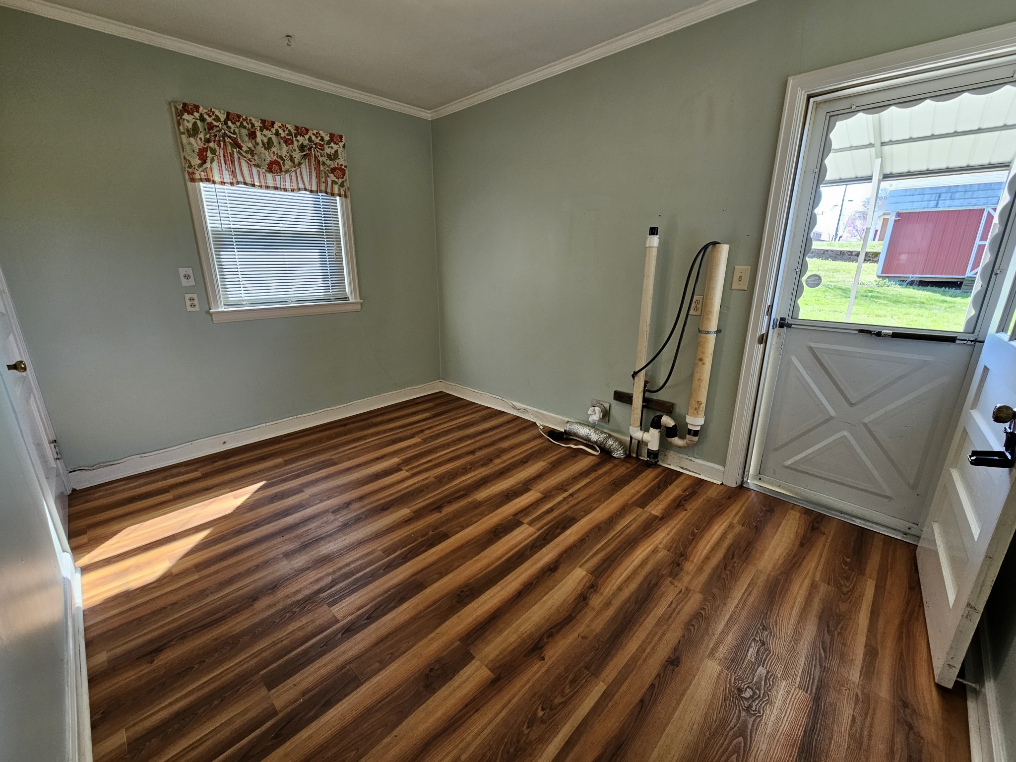 612 Jackson Avenue Carthage, TN 37030 - Photo 27 of 65 a view of a room with gym equipment