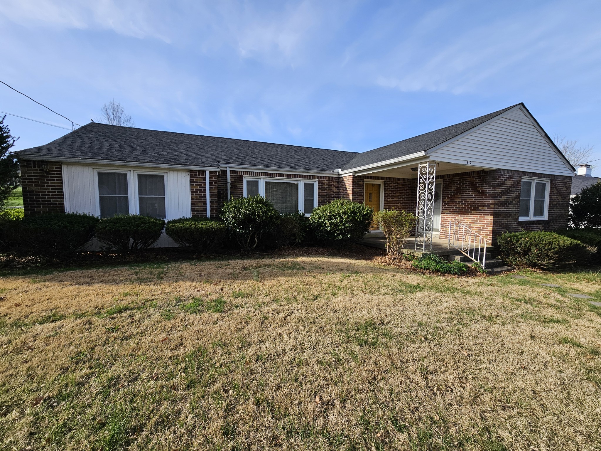 612 Jackson Avenue Carthage, TN 37030 - Photo 3 of 65 a front view of house with yard and green space