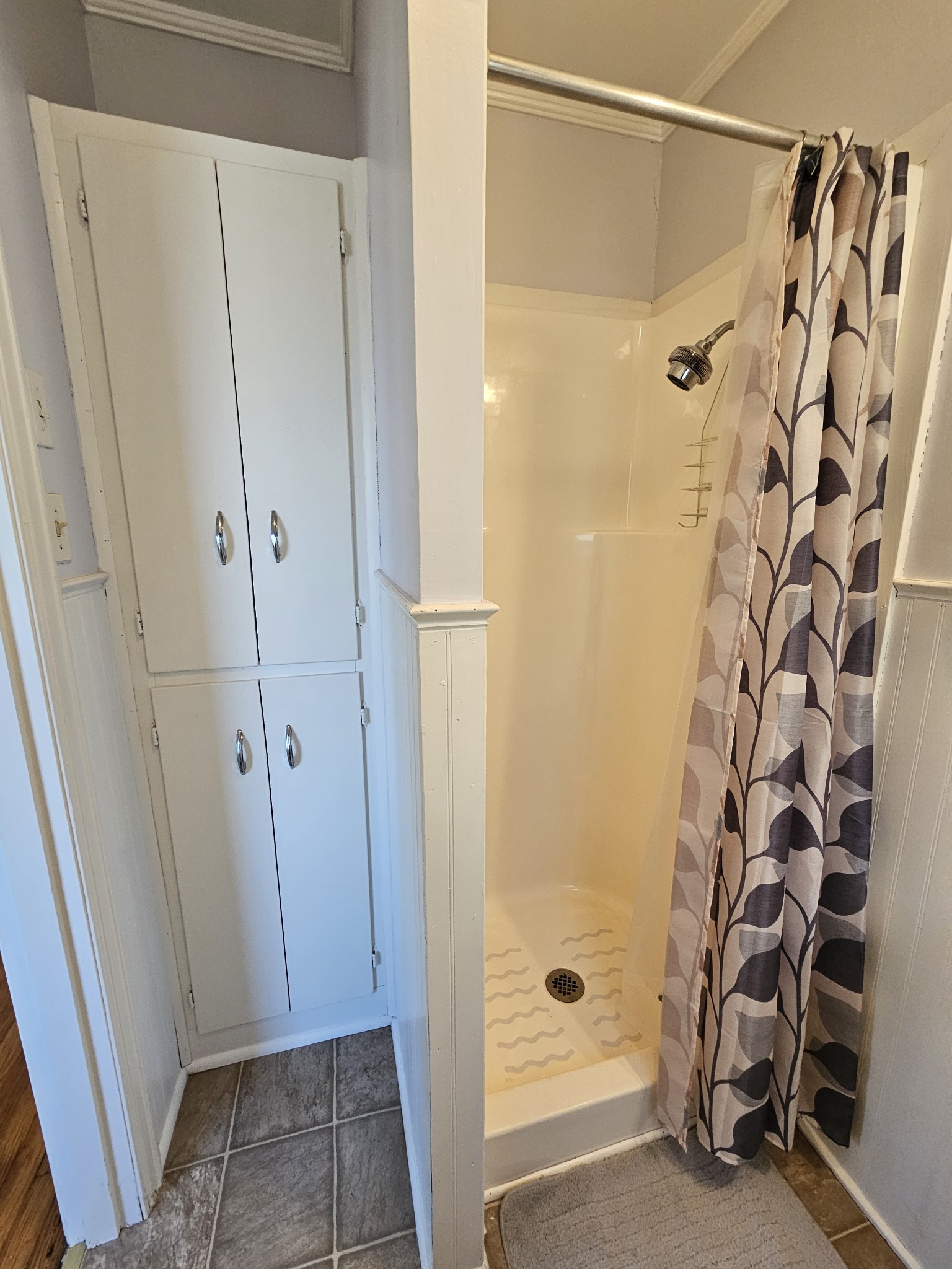 612 Jackson Avenue Carthage, TN 37030 - Photo 65 of 65 a bathroom with a shower