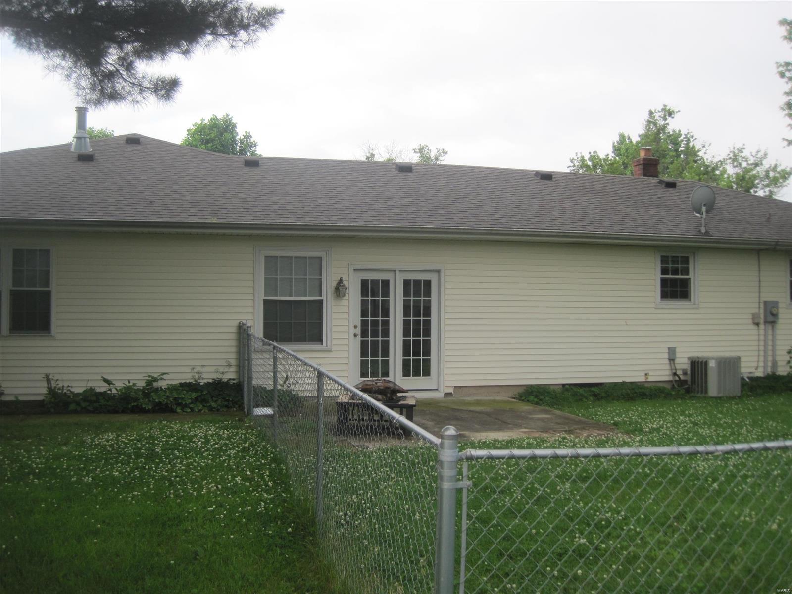 261 Summit Street Red Bud, IL 62278 - Photo 2 of 11 Gallery Image 2