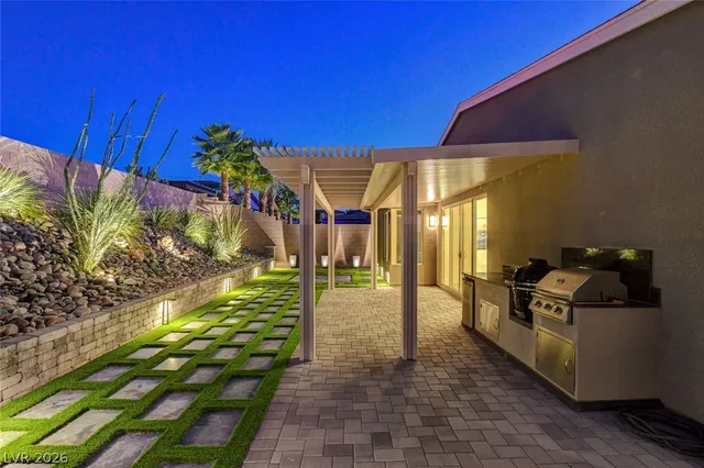 $3,995 | 2560 Bridle Oaks Court, Henderson, NV 89044