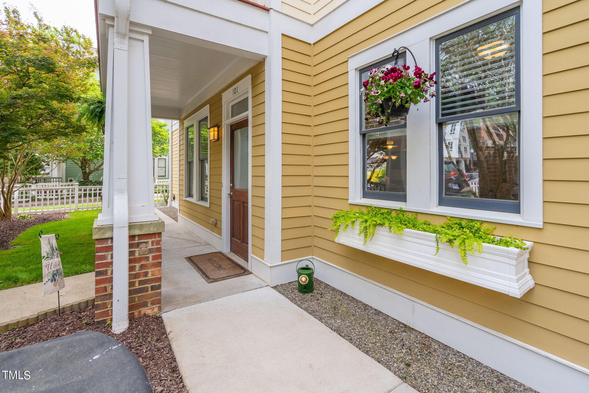 505 Florence Street, Unit 101 Raleigh, NC 27603 - Photo 9 of 33 24-web-or-mls-505-florence-st-101