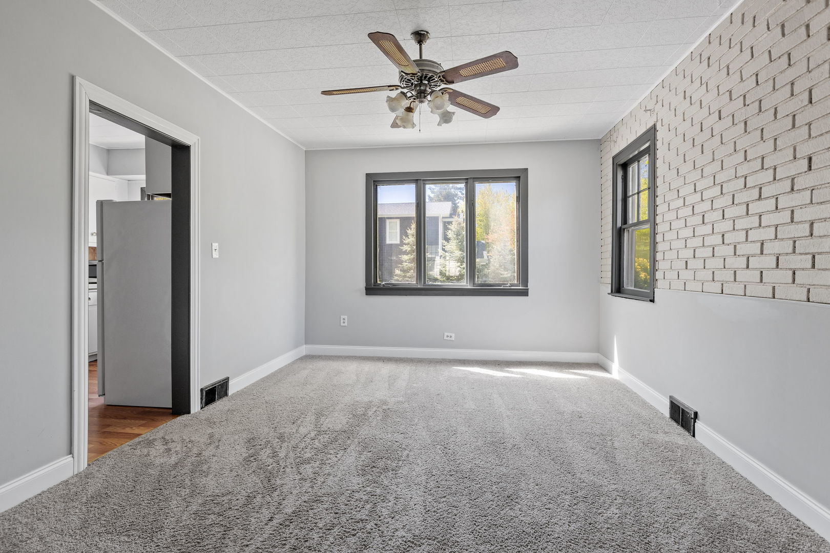 409 Blackhawk Drive Westmont, IL 60559 - Photo 13 of 20