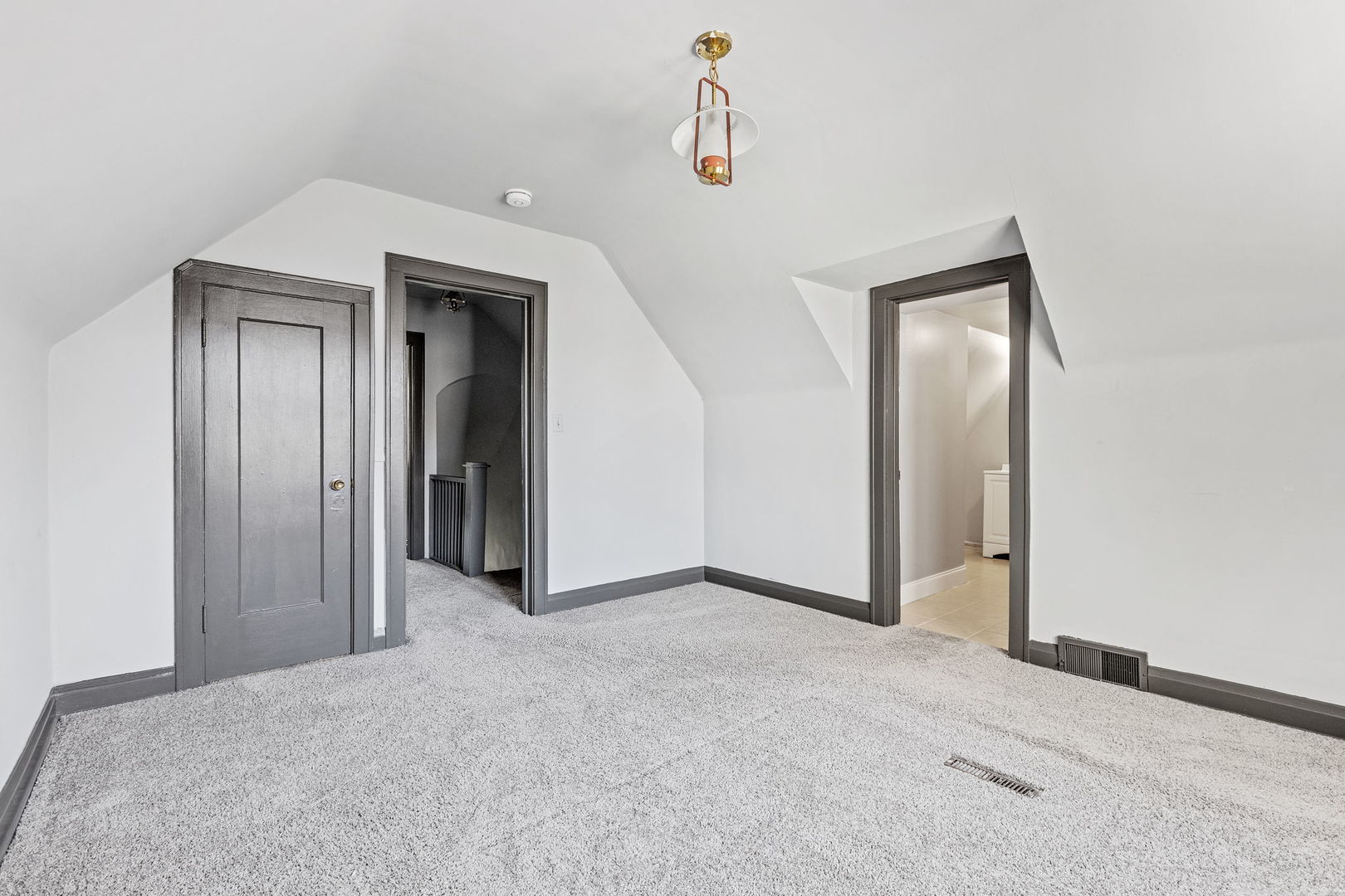 409 Blackhawk Drive Westmont, IL 60559 - Photo 5 of 20