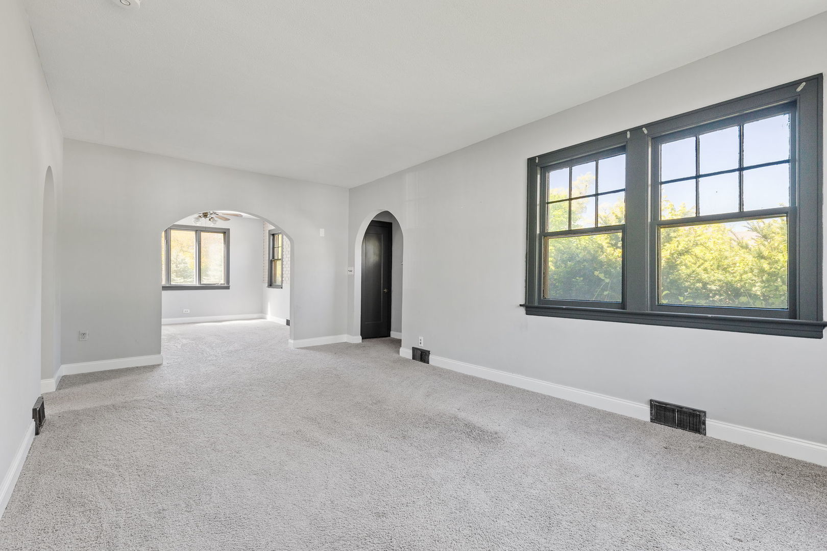 409 Blackhawk Drive Westmont, IL 60559 - Photo 10 of 20