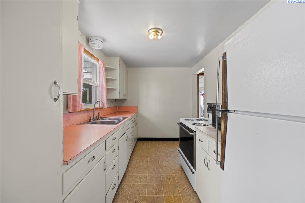 104 South Reed Street Kennewick, WA 99336 - Photo 15 of 25 Gallery Image 15