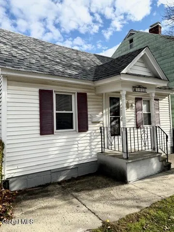 $179,999 | 1918 7th Avenue, Watervliet, NY 12189
