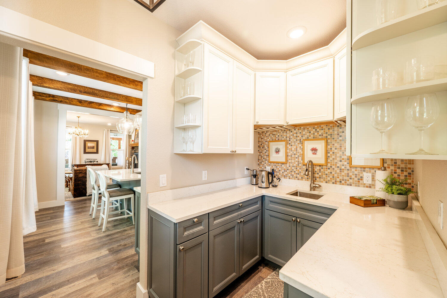 460 Smith Street Sheridan, WY 82801 - Photo 16 of 84 Wet Bar/Butler Pantry