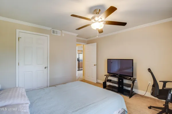 $2,200 | 2046 Beach Boulevard, Unit 326, Biloxi, MS 39531