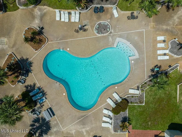 $2,400 | 2046 Beach Boulevard, Unit 326, Biloxi, MS 39531