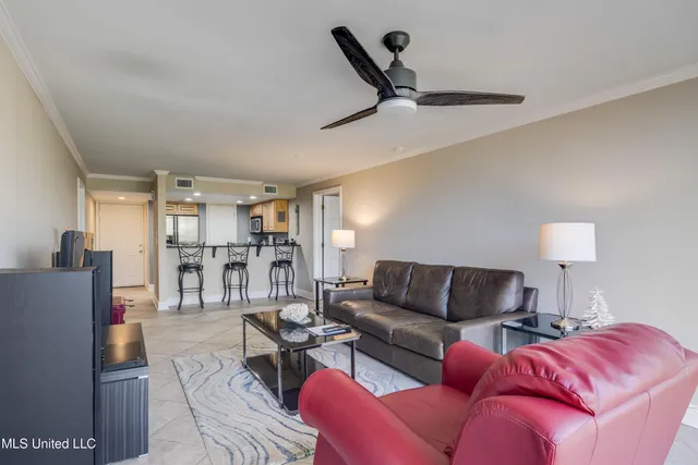 $2,400 | 2046 Beach Boulevard, Unit 326, Biloxi, MS 39531