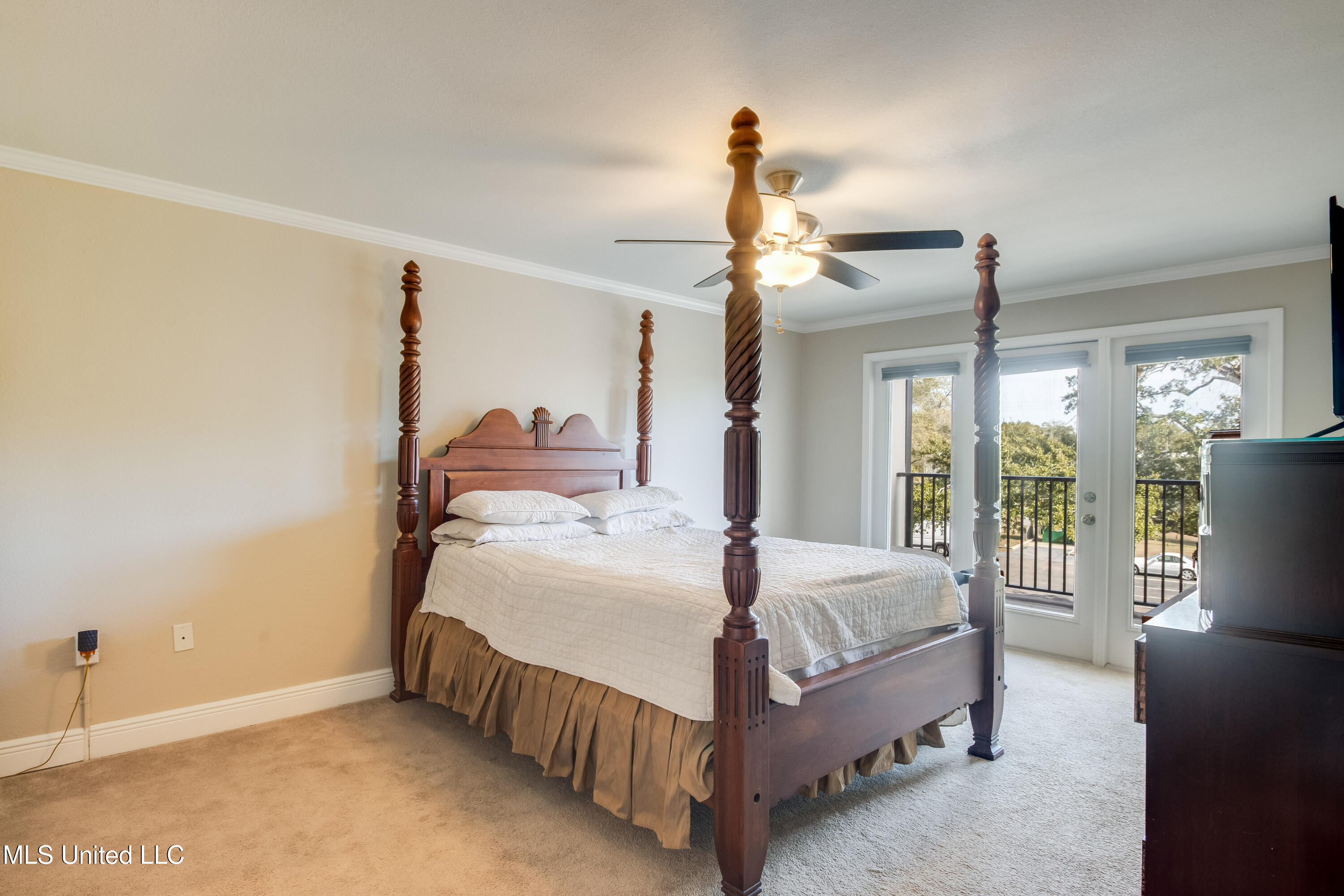 2046 Beach Boulevard, Unit 326 Biloxi, MS 39531 - Photo 9 of 23 IMG_9852