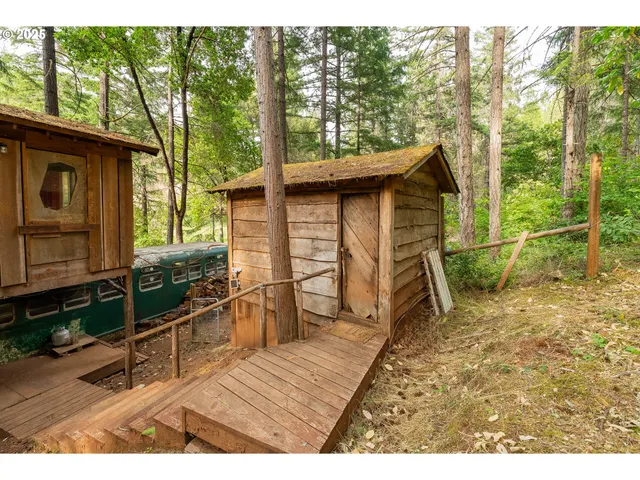 $539,000 | 5925 Cow Creek Road, Riddle, OR 97469