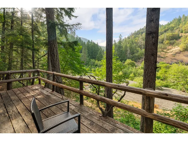 $539,000 | 5925 Cow Creek Road, Riddle, OR 97469