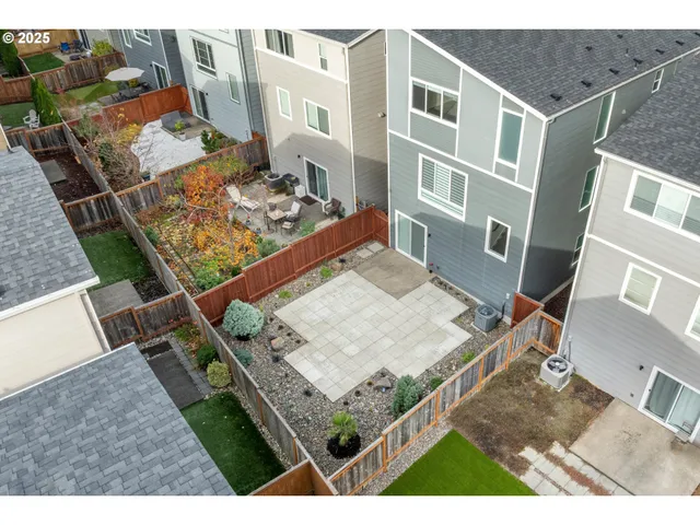 a view of an outdoor space