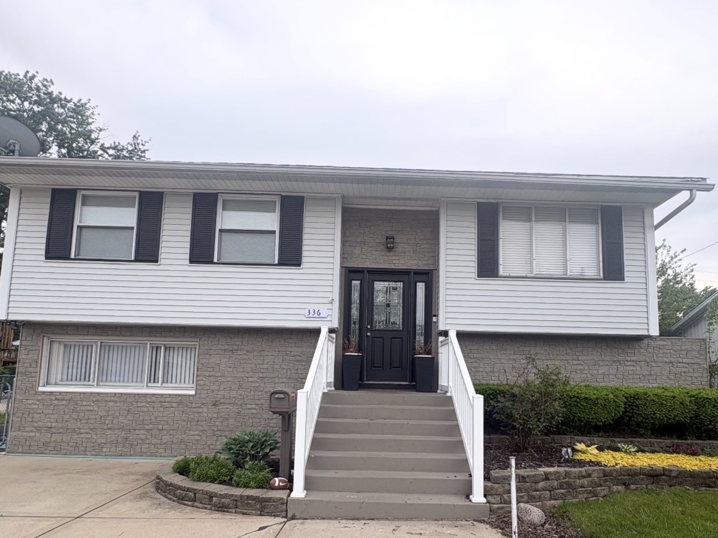 336 Hemlock Avenue Romeoville, IL 60446 - Photo 2 of 19