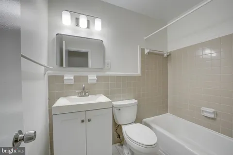 $249,000 | 7054 Eastern Avenue Northwest, Unit 304, Washington, DC 20012