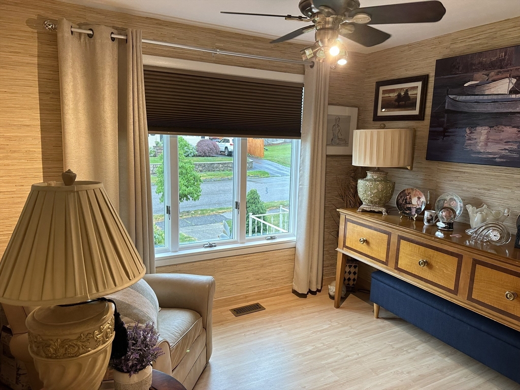 20 Wedgewood Road Worcester, MA 01602 - Photo 14 of 21