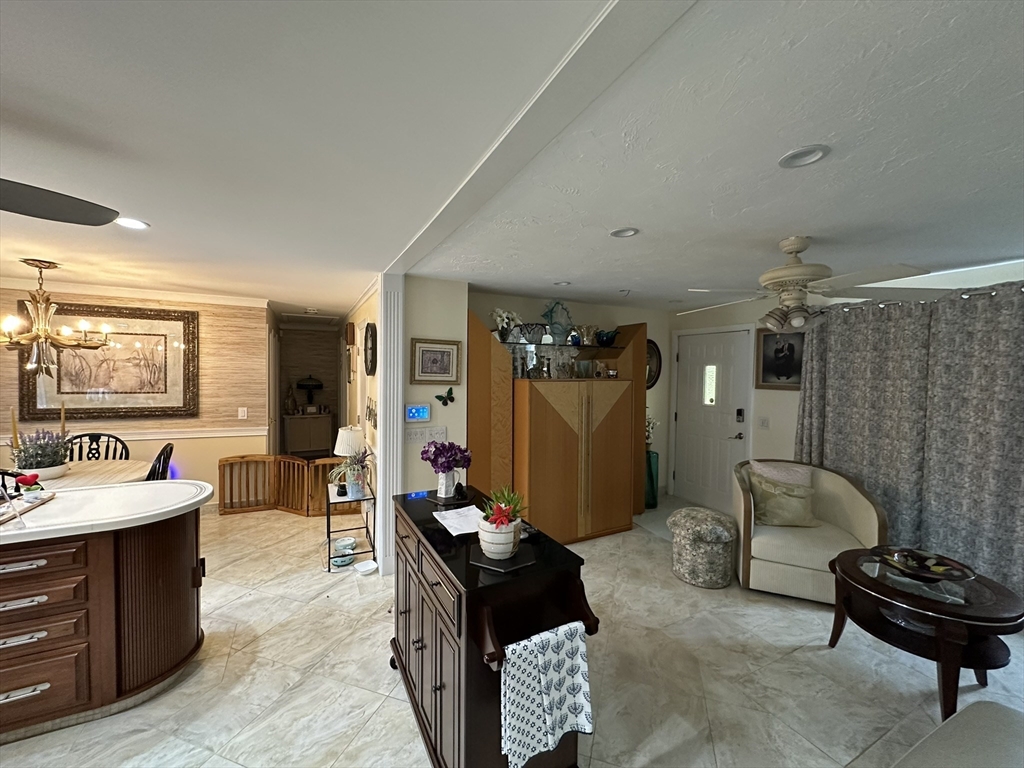 20 Wedgewood Road Worcester, MA 01602 - Photo 3 of 21