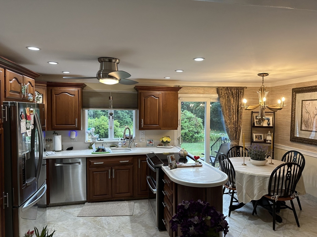 20 Wedgewood Road Worcester, MA 01602 - Photo 4 of 21