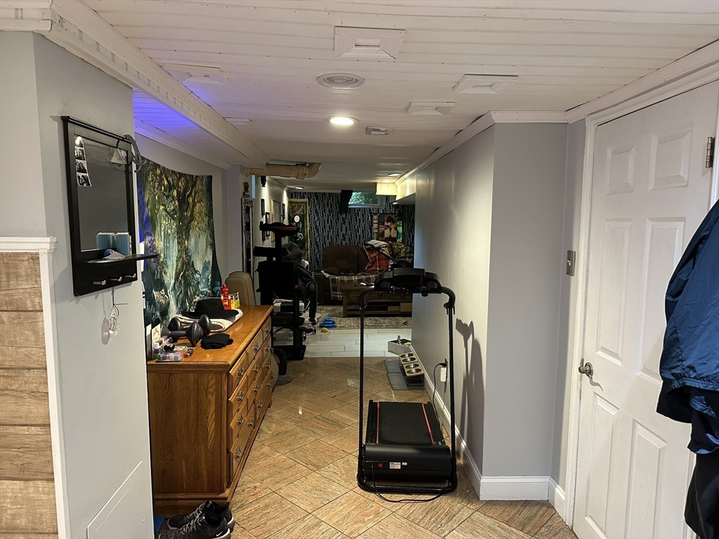 20 Wedgewood Road Worcester, MA 01602 - Photo 7 of 21