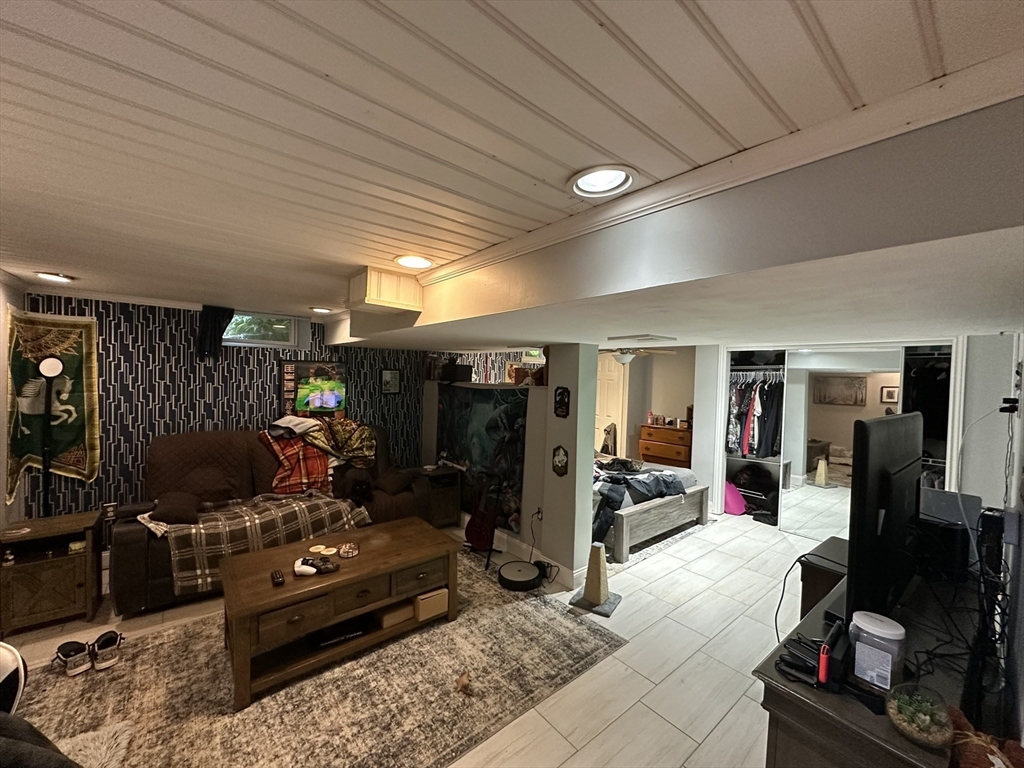 20 Wedgewood Road Worcester, MA 01602 - Photo 8 of 21