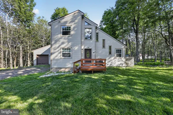 $1,940 | 1060 Mohawk Trail, Gouldsboro, PA 18424