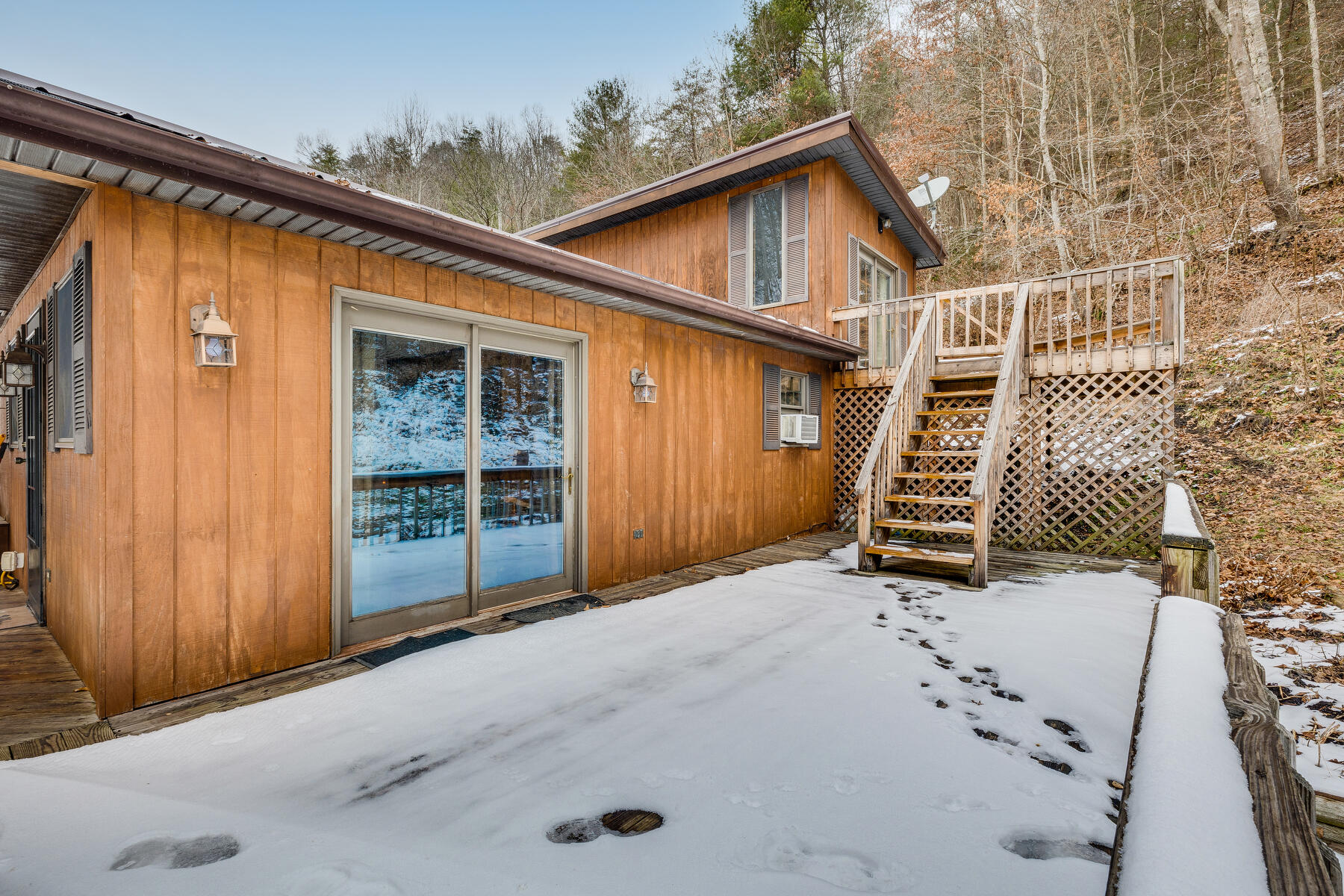6309 Wolf Run Road Bristol, VA 24202 - Photo 4 of 58 004