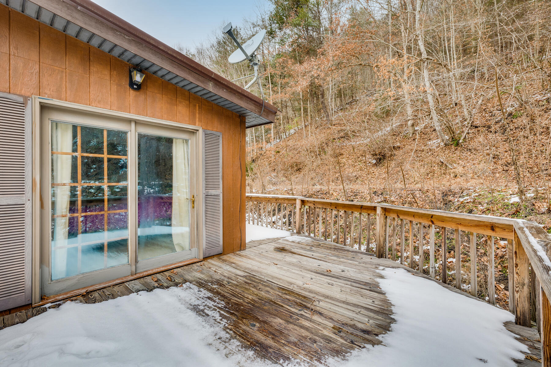 6309 Wolf Run Road Bristol, VA 24202 - Photo 6 of 58 006