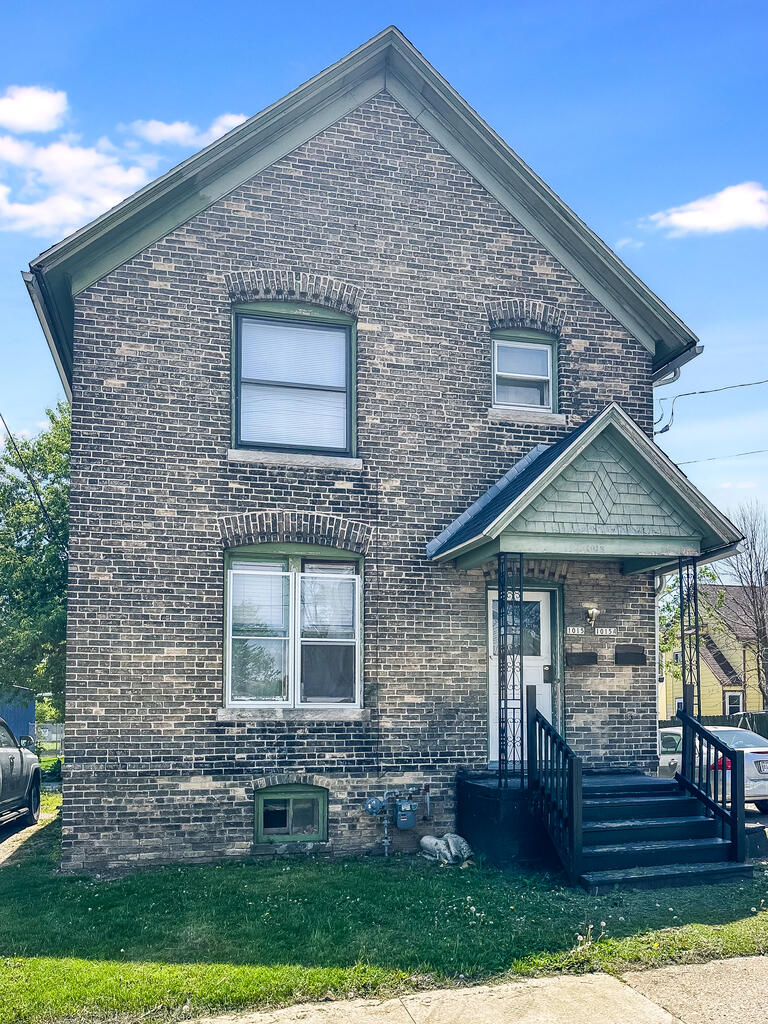 1015 Hamilton Street Manitowoc, WI 54220 - Photo 2 of 9 0637C7F3-CFDE-4A28-B64F-FB9535A89084_1_2
