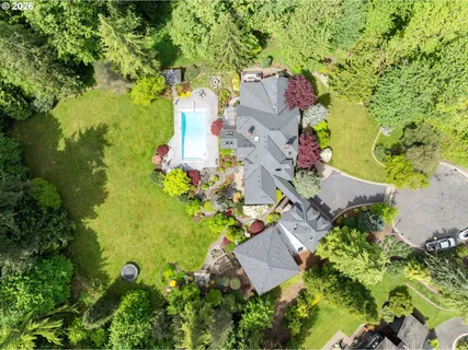 $2,100,000 | 21469 Waterford Place, West Linn, OR 97068