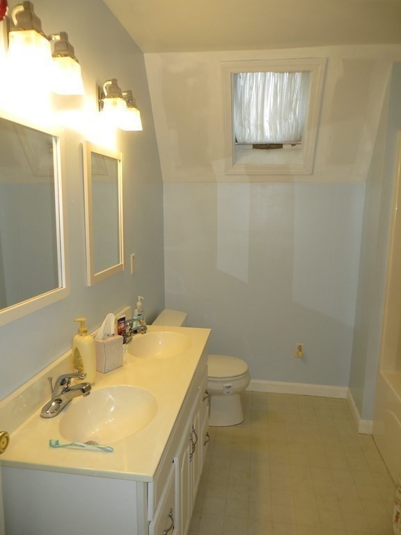 10 Allen Road Sturbridge, MA 01566 - Photo 22 of 34