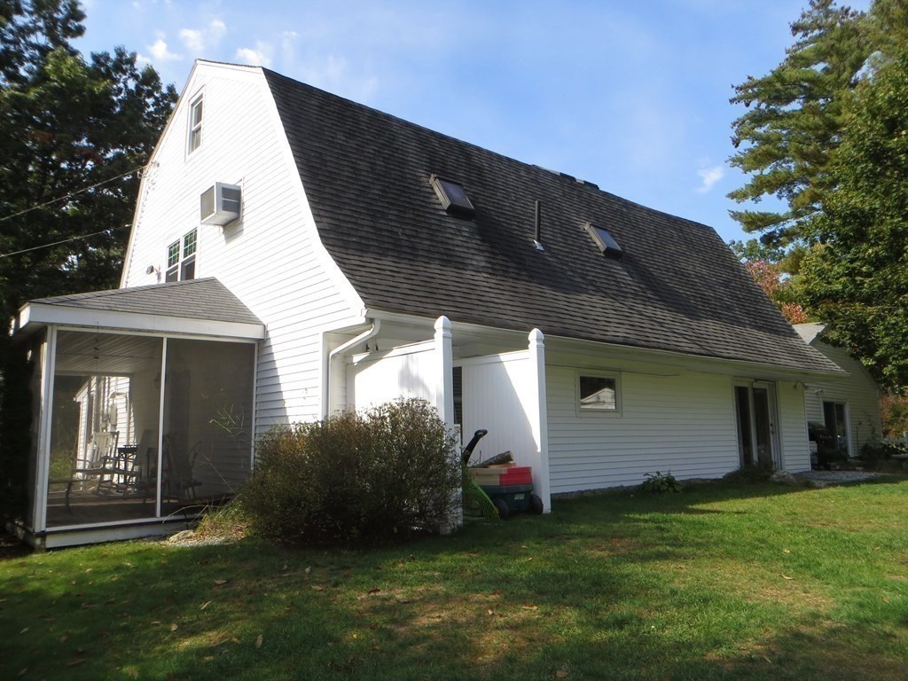 10 Allen Road Sturbridge, MA 01566 - Photo 3 of 34