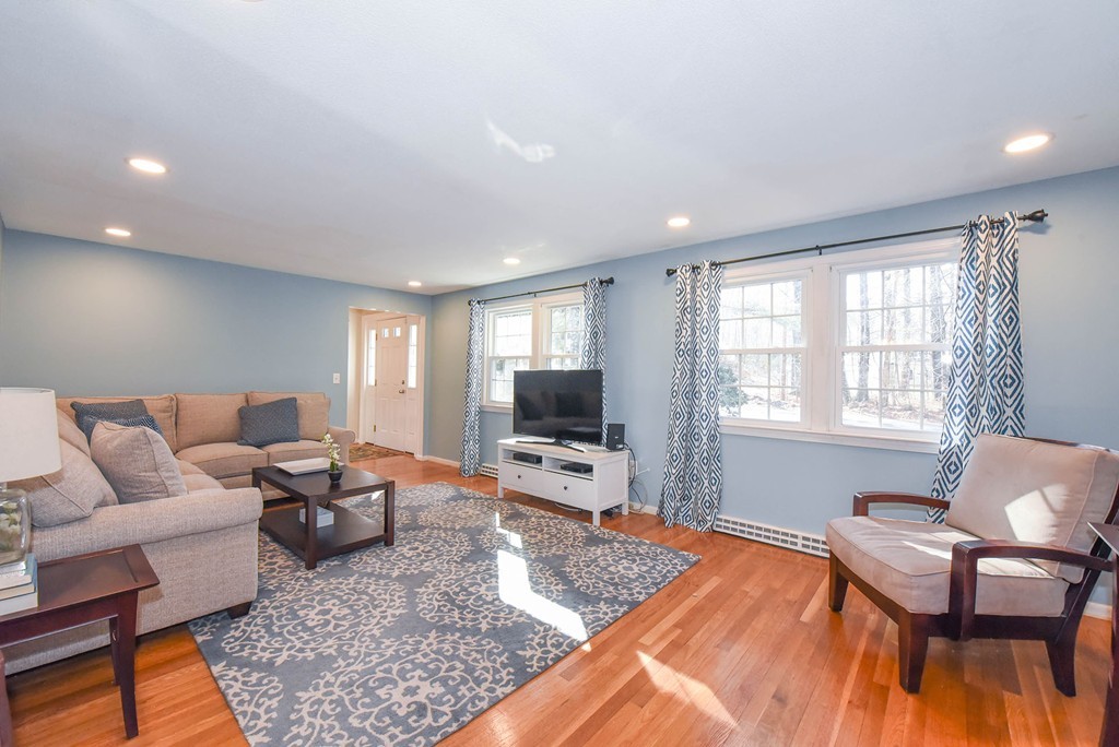 60 Bulkeley Road Littleton, MA 01460 - Photo 2 of 20