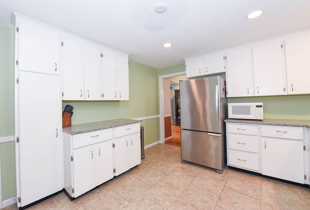 60 Bulkeley Road Littleton, MA 01460 - Photo 7 of 20