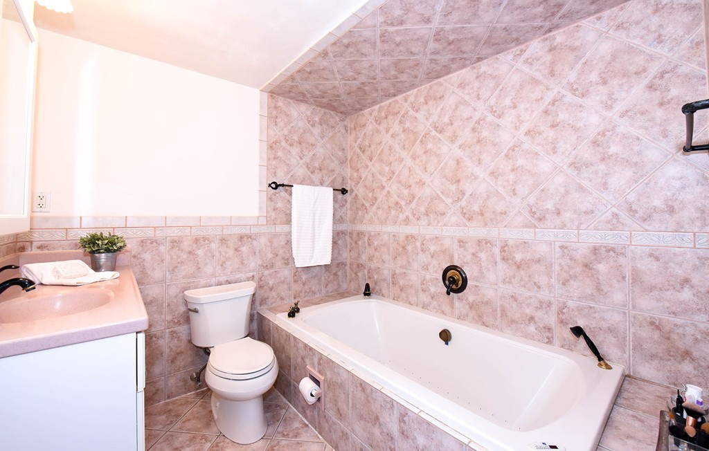 60 Bulkeley Road Littleton, MA 01460 - Photo 10 of 20