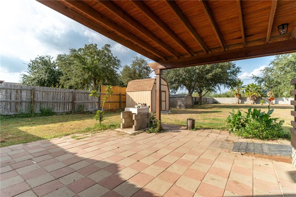 15002 Davis Road Edcouch, TX 78538 - Photo 22 of 33 a view of backyard with tree