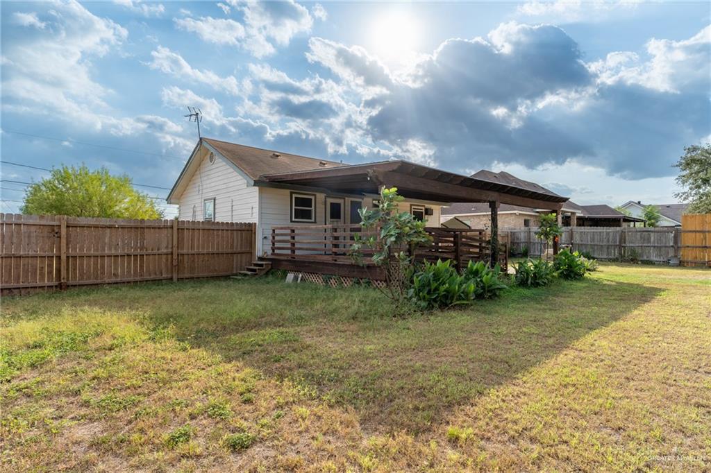 15002 Davis Road Edcouch, TX 78538 - Photo 25 of 33 a view of backyard with green space
