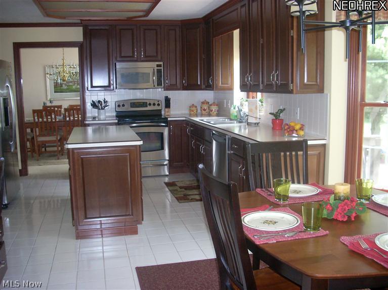 1352 Ashwood Road Akron, OH 44312 - Photo 6 of 25 Gallery Image 6