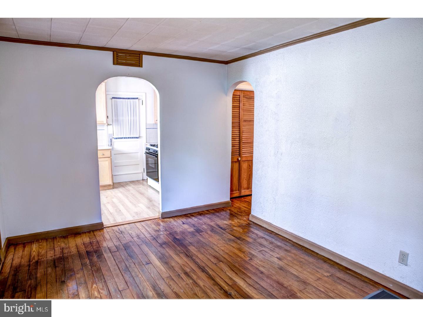 614 Fulmer Road Pottstown, PA 19465 - Photo 3 of 20 Living Room